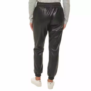 CALÇA FEMININA EM COURO SINTÉTICO – DKNY